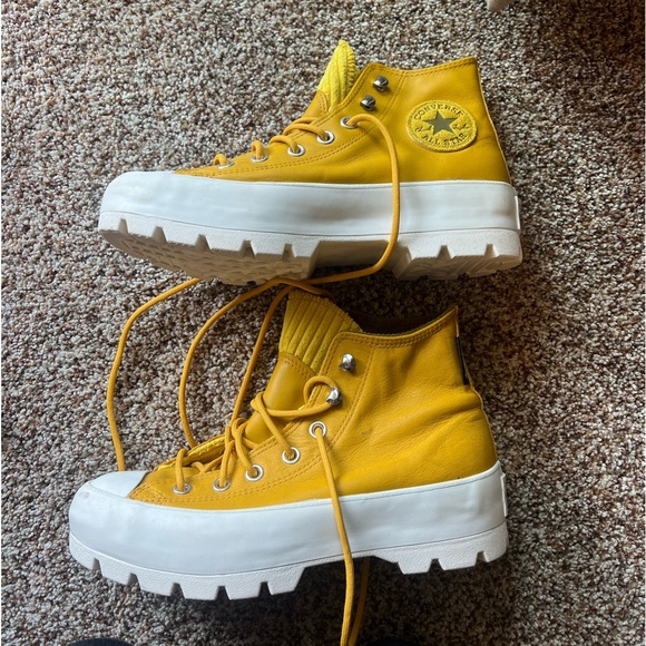 Chuck Taylor All Star Lugged Waterproof Leather High Top - Picture 5 of 7